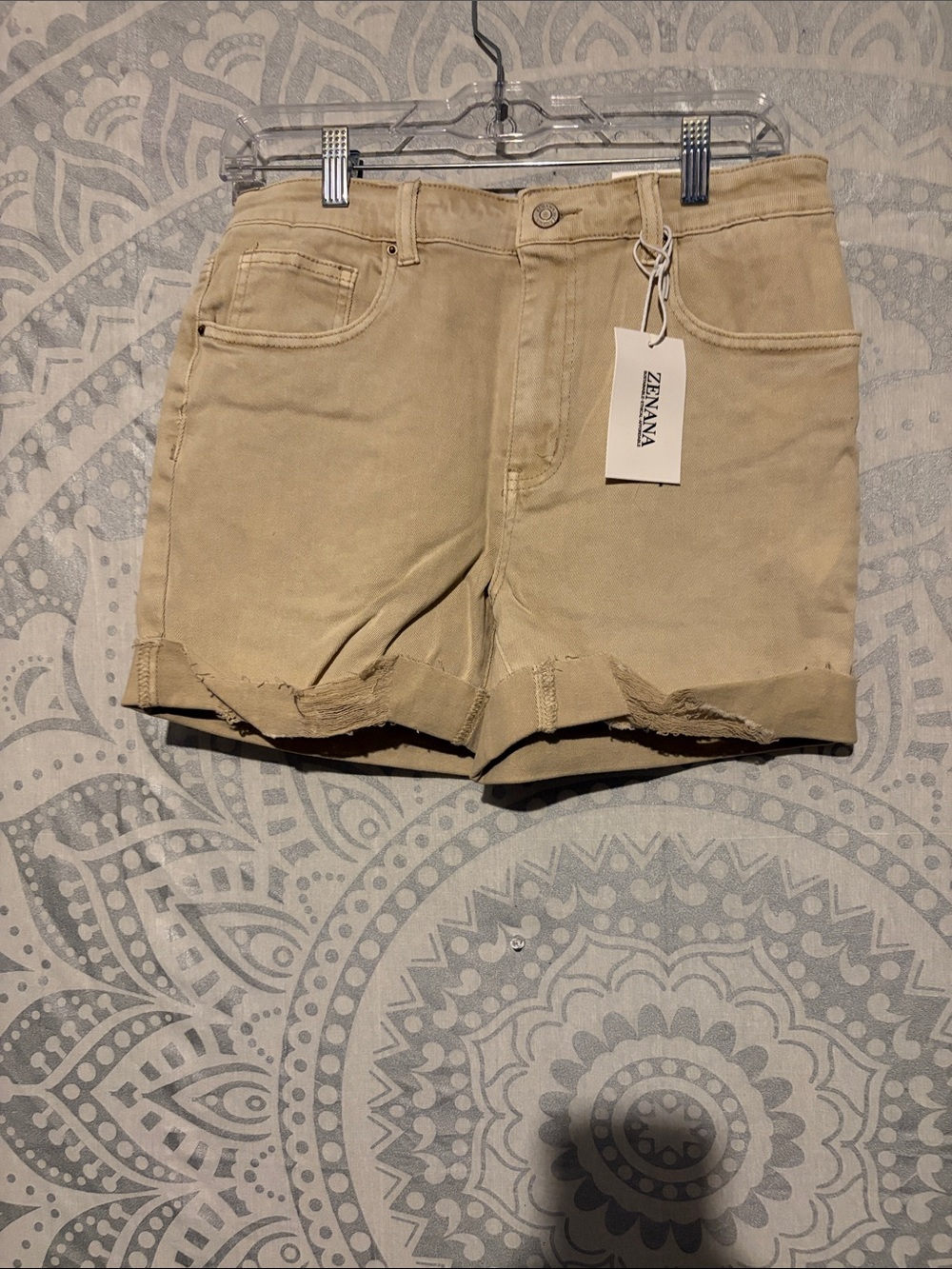 Zenana Outfitters Beige Rolled-Hem Cotton Shorts size Large
